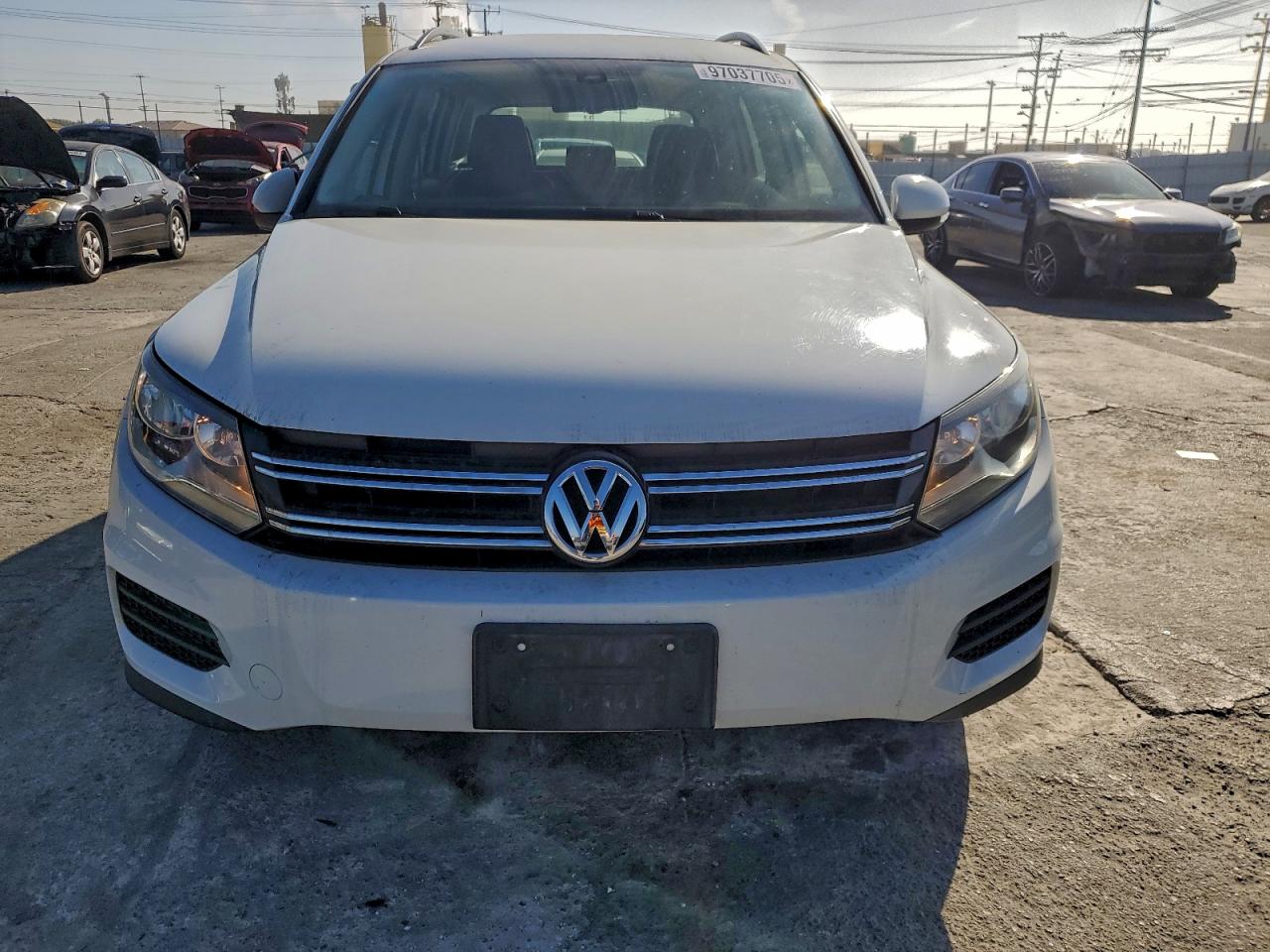 2016 VOLKSWAGEN TIGUAN S photo 5