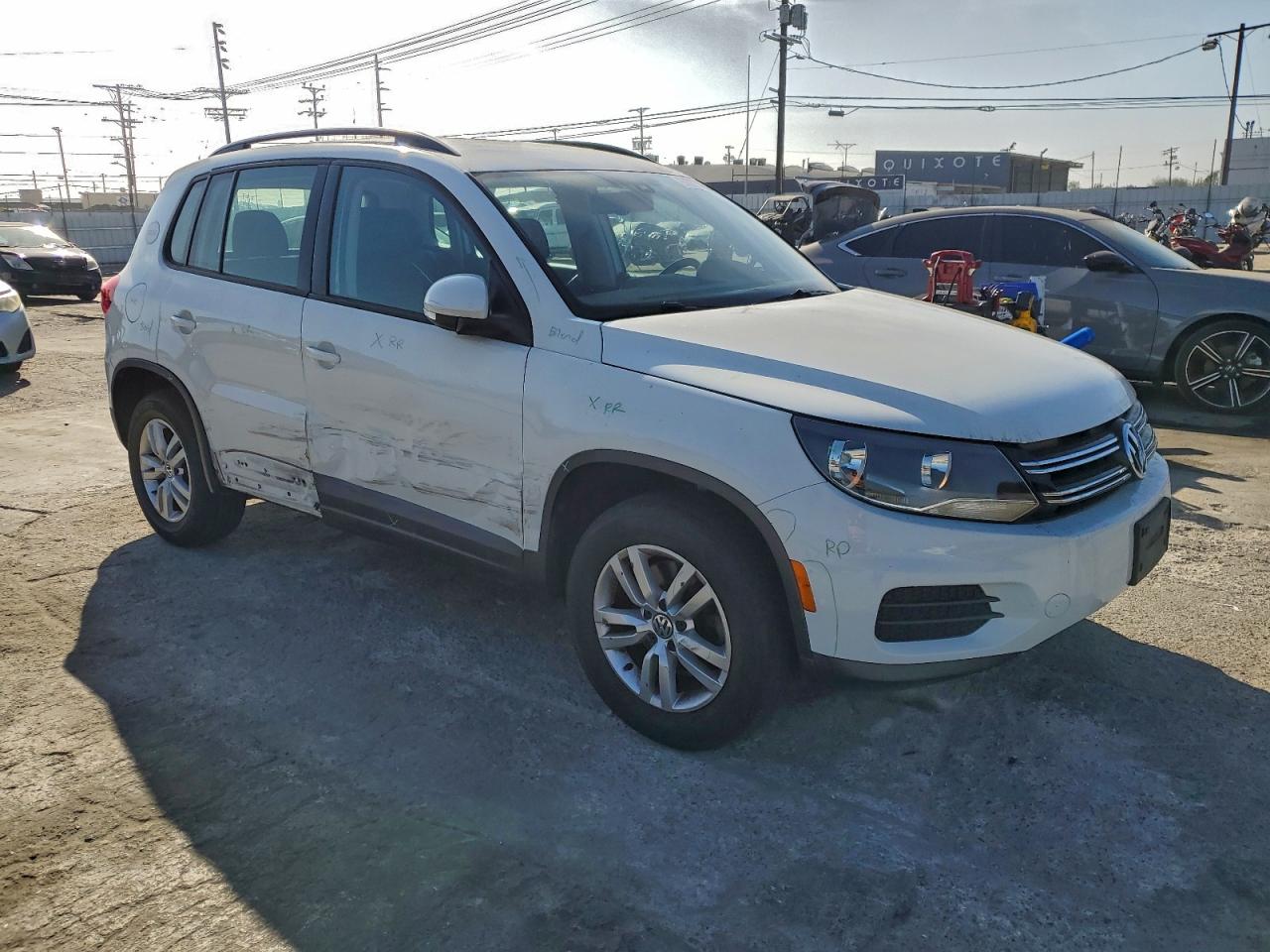 2016 VOLKSWAGEN TIGUAN S photo 4
