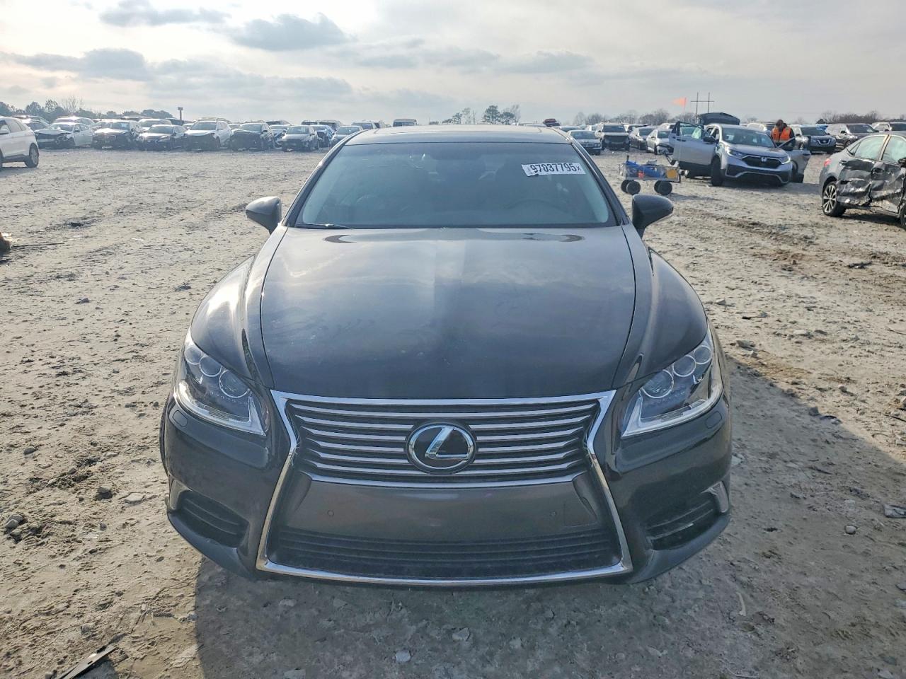 2017 LEXUS LS 460 photo 9