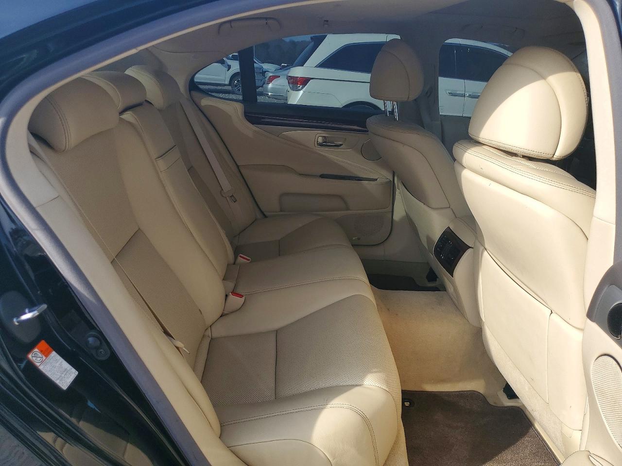 2017 LEXUS LS 460 photo 19