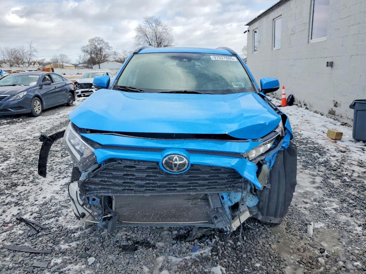 2019 TOYOTA RAV4 XLE photo 5