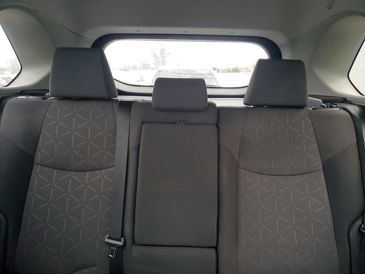 2019 TOYOTA RAV4 XLE photo 10