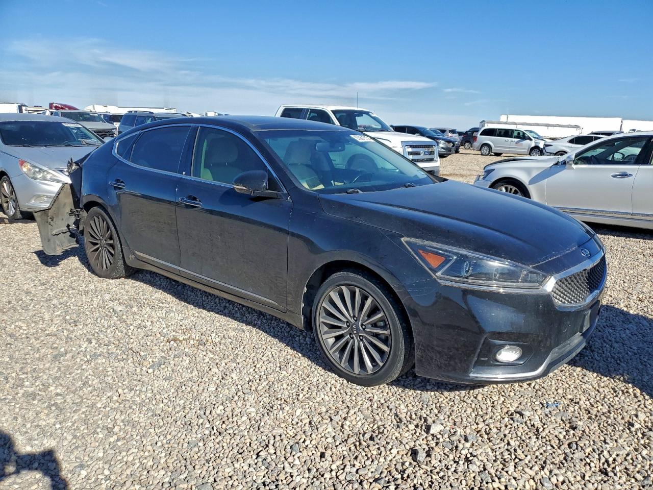 2017 KIA CADENZA PREMIUM photo 4
