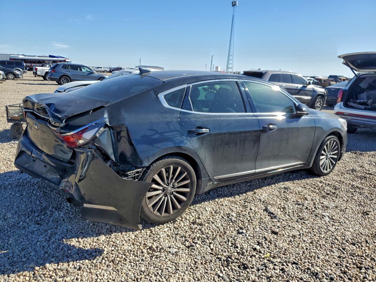 2017 KIA CADENZA PREMIUM photo 3