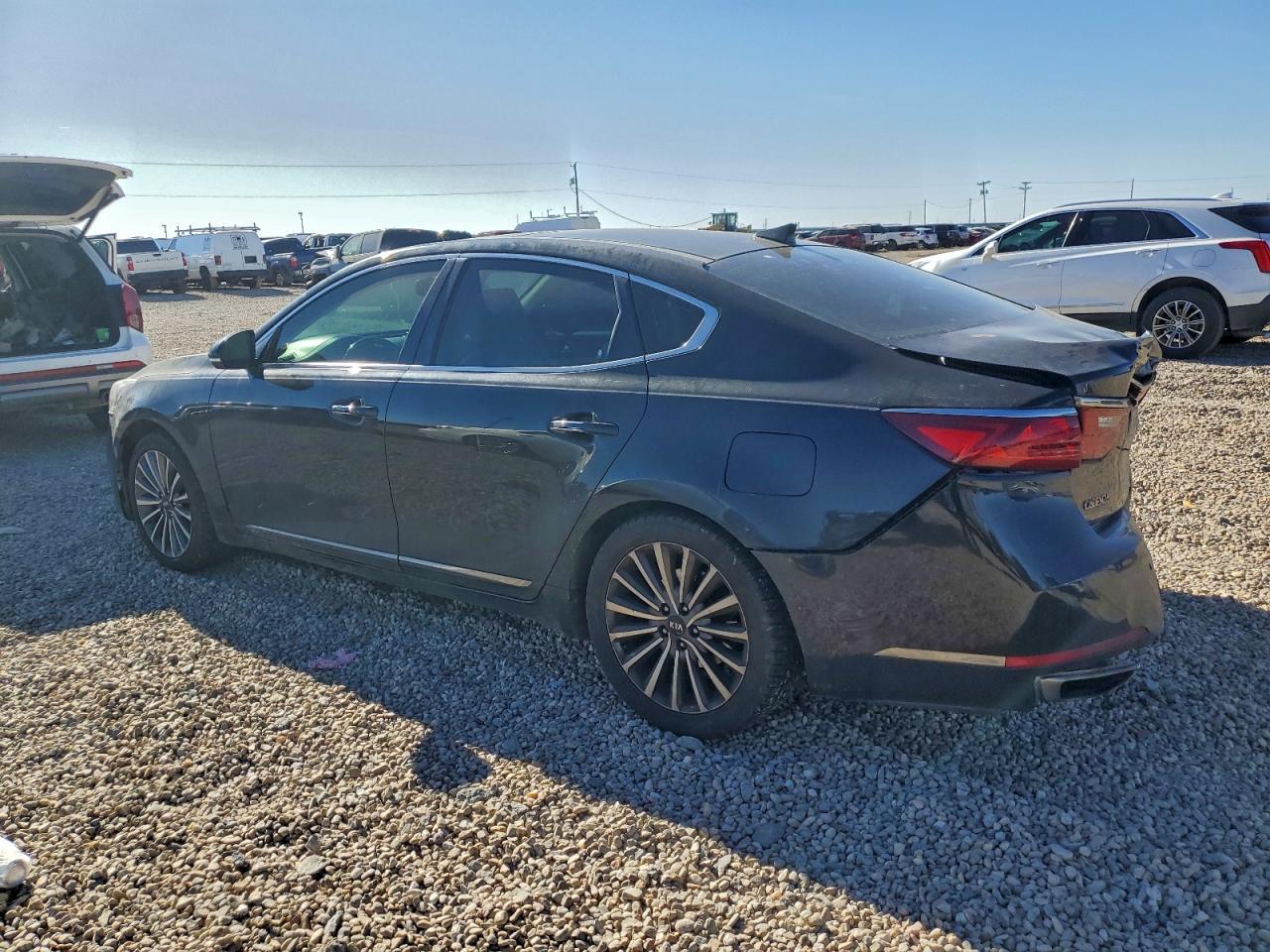 2017 KIA CADENZA PREMIUM photo 2