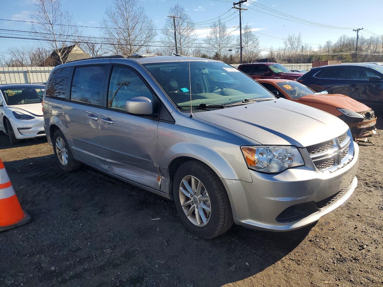 2013 DODGE GRAND CARAVAN SXT photo 4