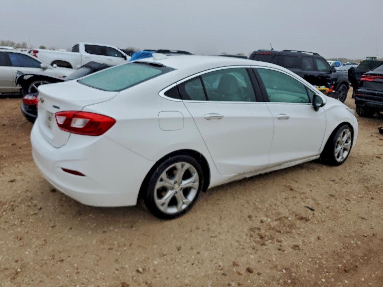 2017 CHEVROLET CRUZE PREMIER photo 3