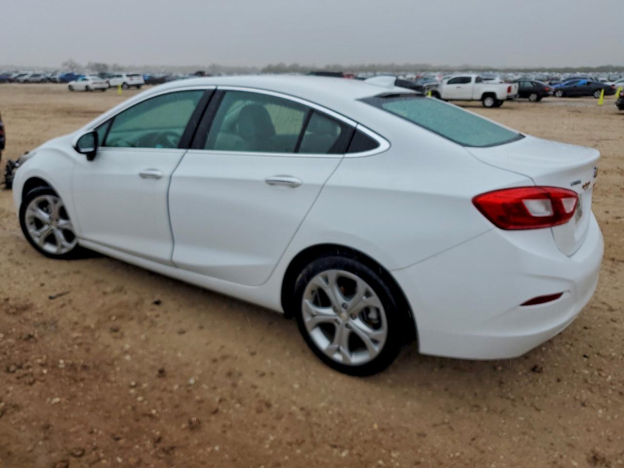 2017 CHEVROLET CRUZE PREMIER photo 2