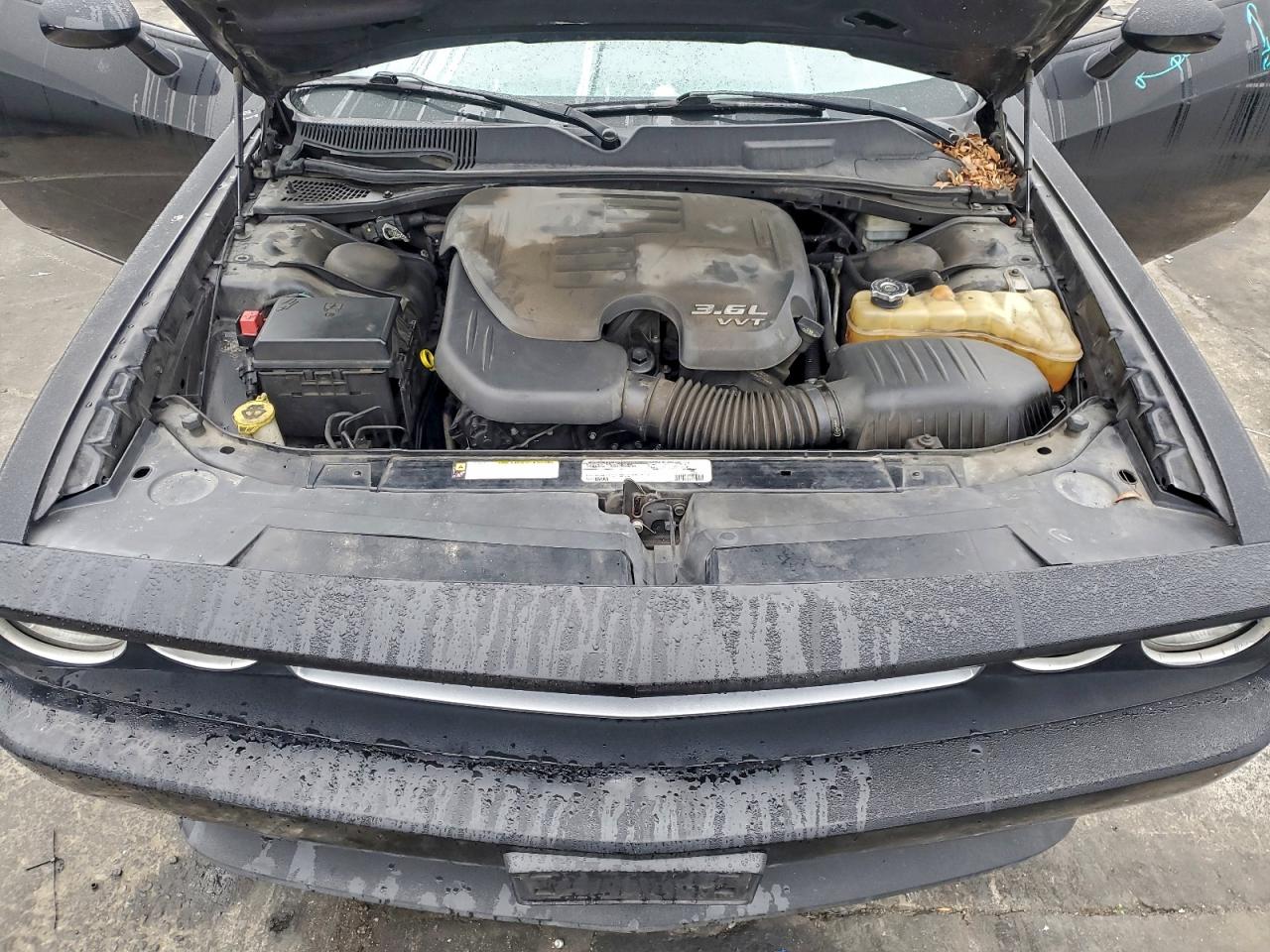2012 DODGE CHALLENGER SXT photo 11