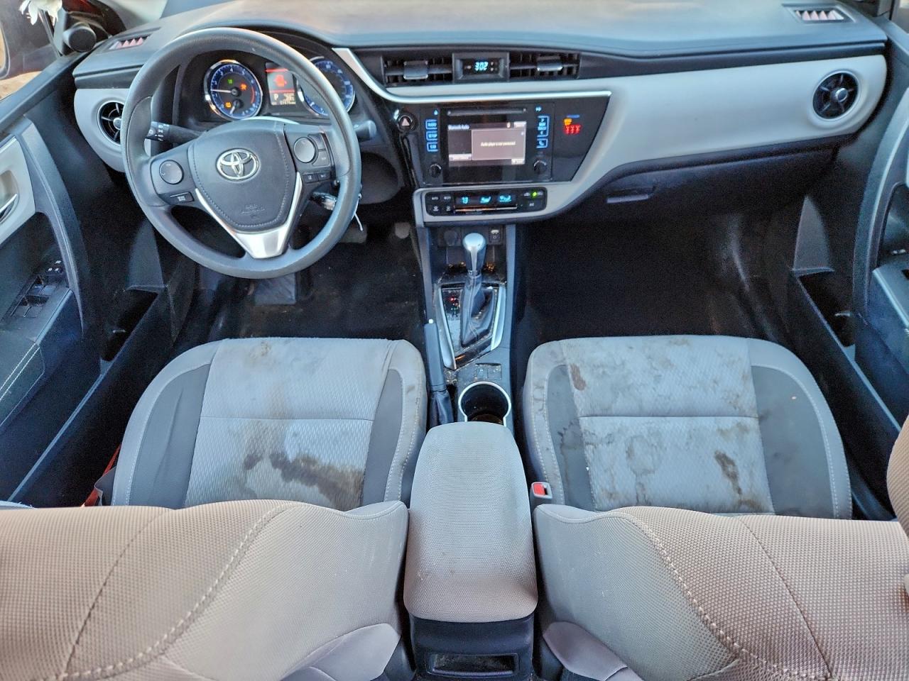 2018 TOYOTA COROLLA L photo 15