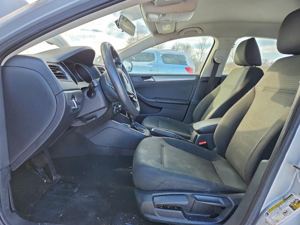 2015 VOLKSWAGEN JETTA SE photo 19
