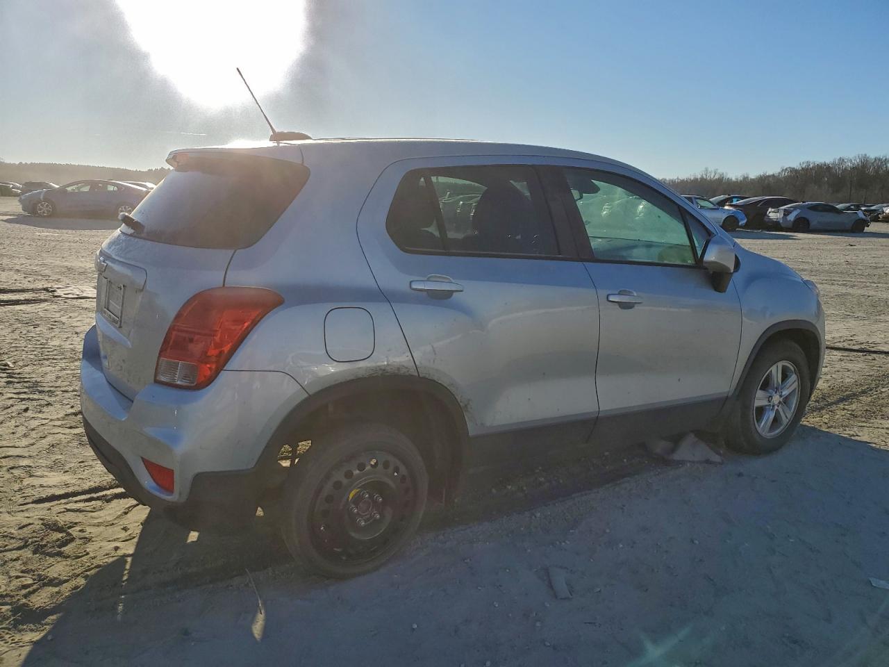 2020 CHEVROLET TRAX LS photo 3
