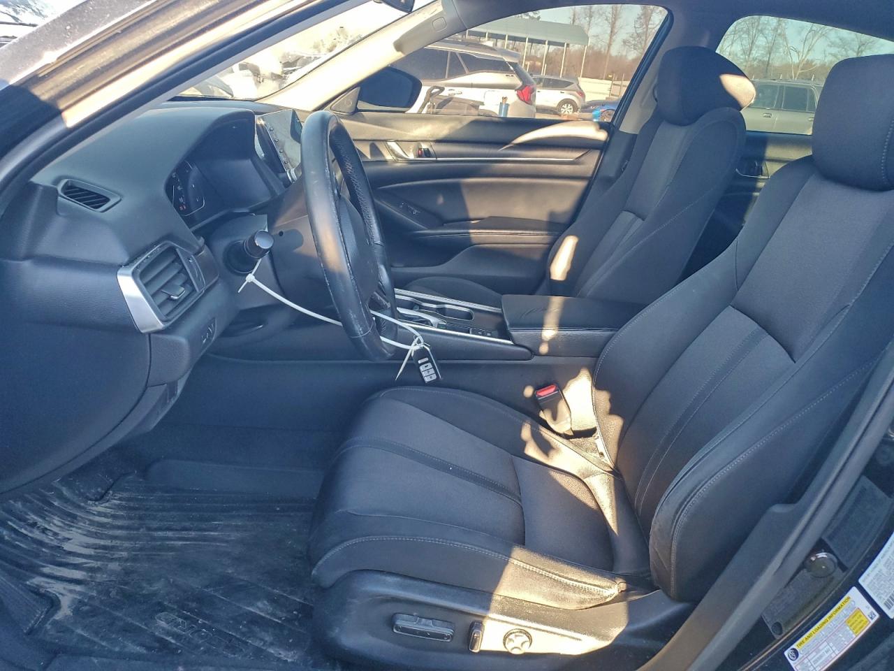 2018 HONDA ACCORD EX photo 19
