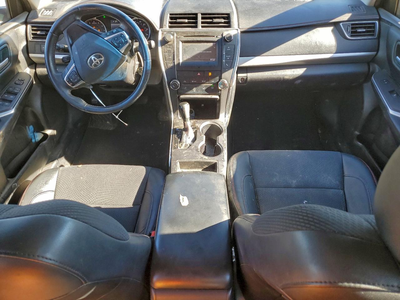 2017 TOYOTA CAMRY LE photo 15