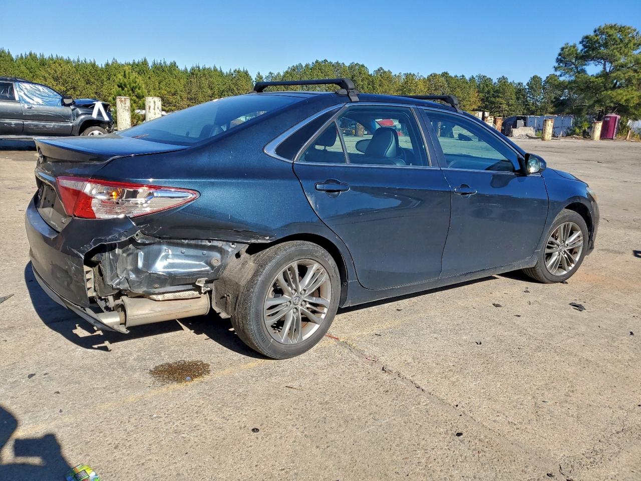 2017 TOYOTA CAMRY LE photo 5