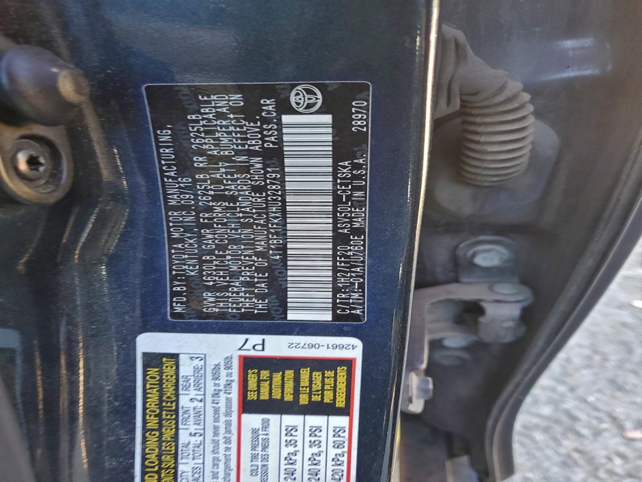 2017 TOYOTA CAMRY LE photo 23