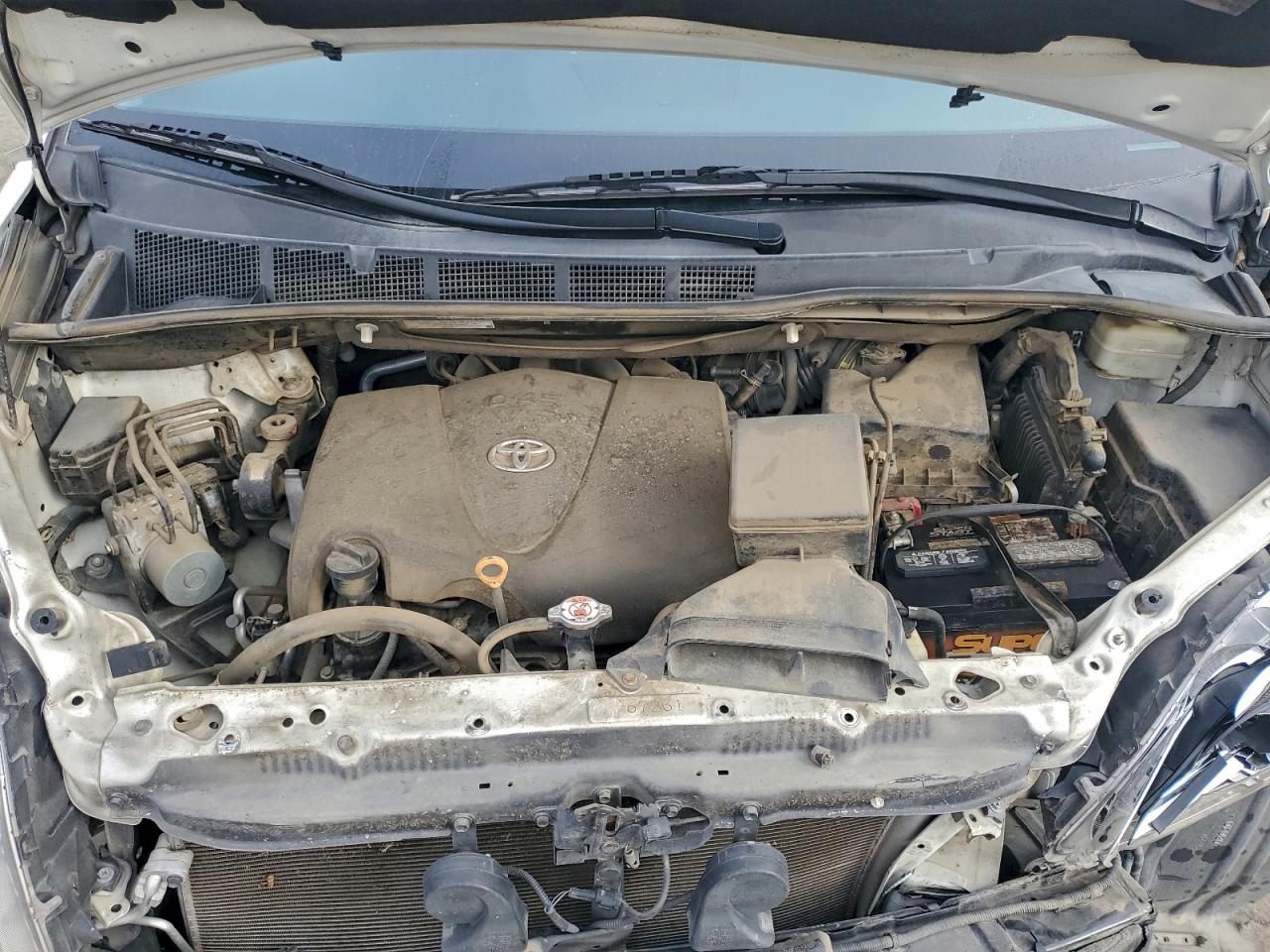 2017 TOYOTA SIENNA XLE photo 34