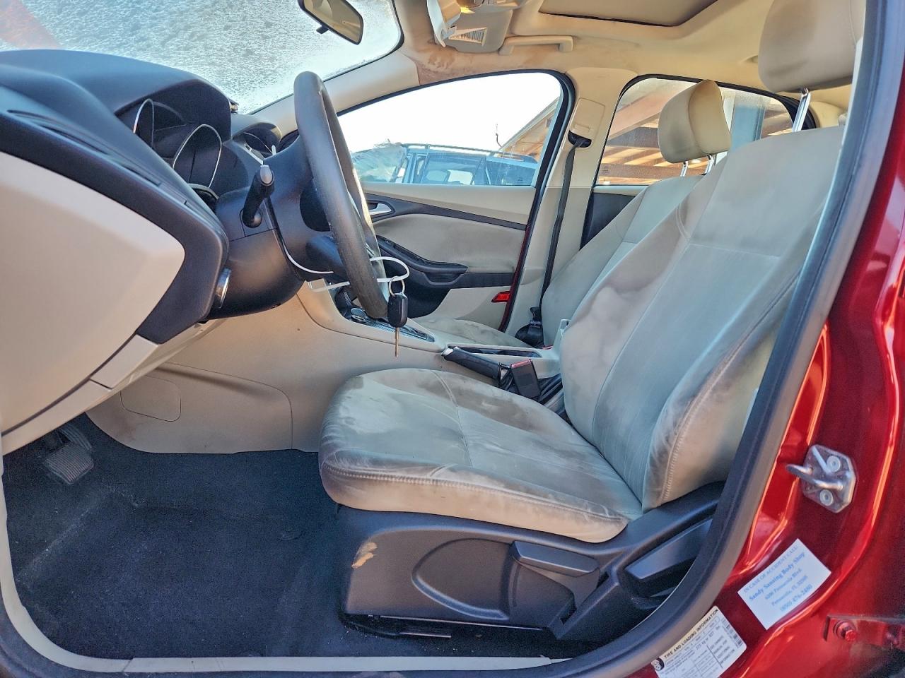 2015 FORD FOCUS SE photo 7