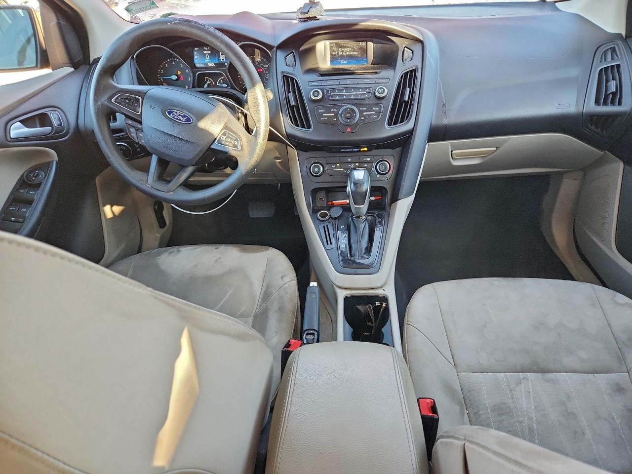 2015 FORD FOCUS SE photo 8