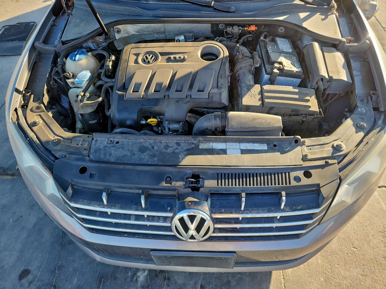 2014 VOLKSWAGEN PASSAT SE photo 11