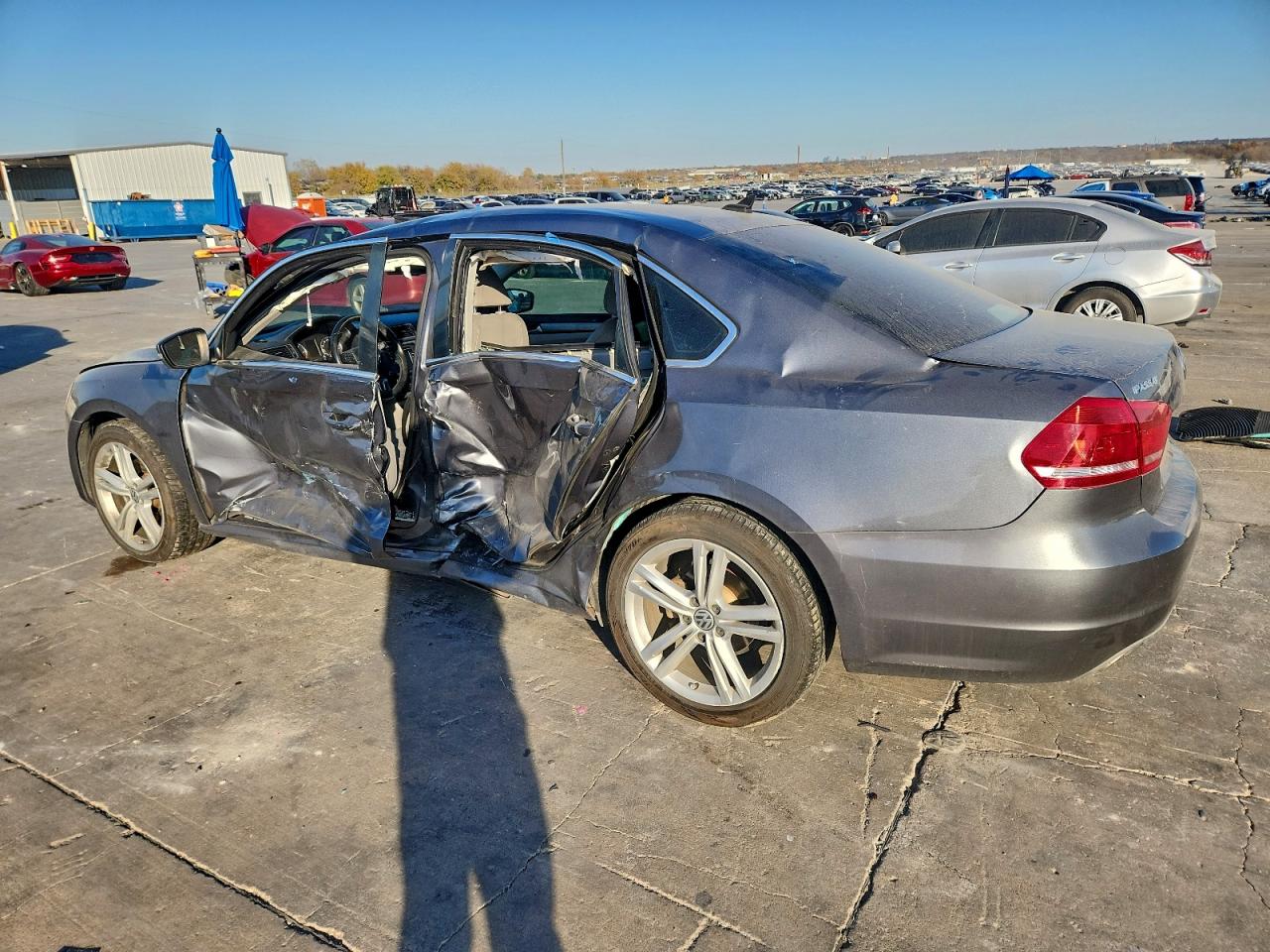 2014 VOLKSWAGEN PASSAT SE photo 2