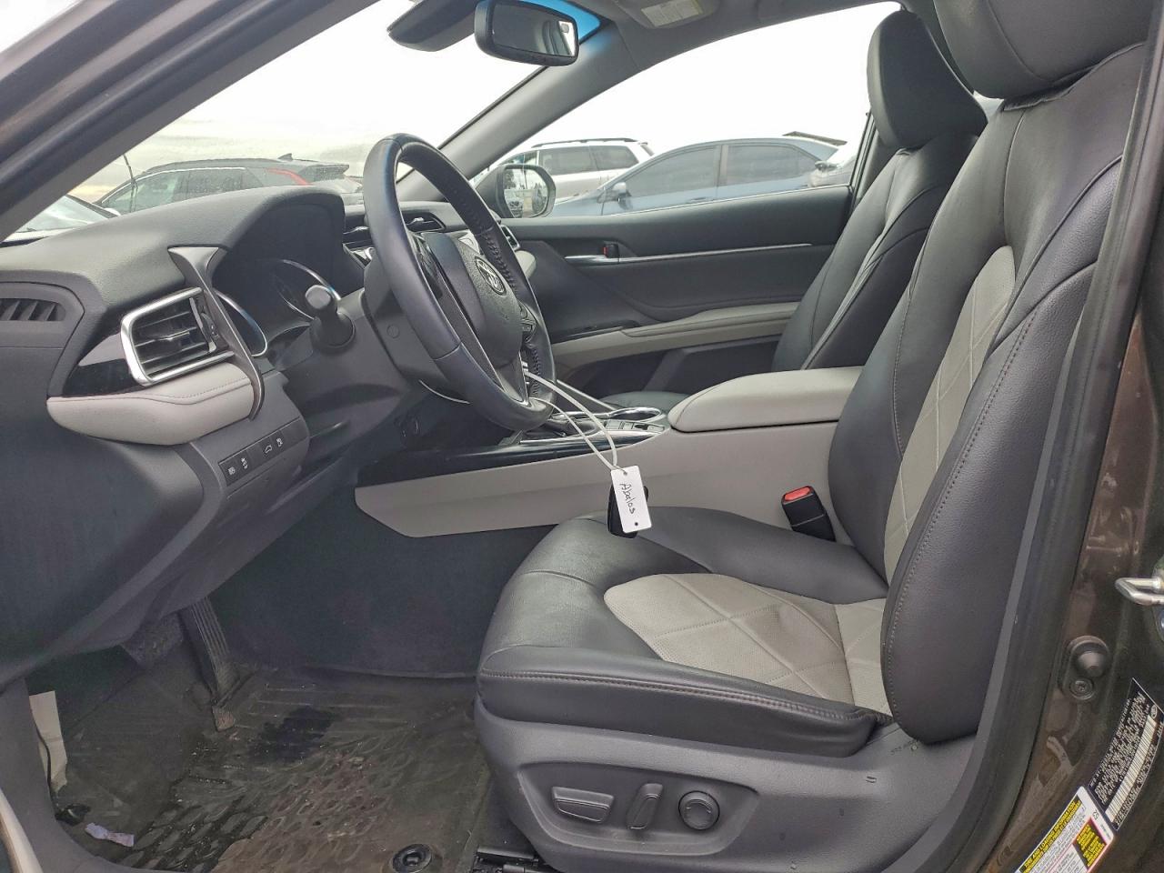 2018 TOYOTA CAMRY L photo 7