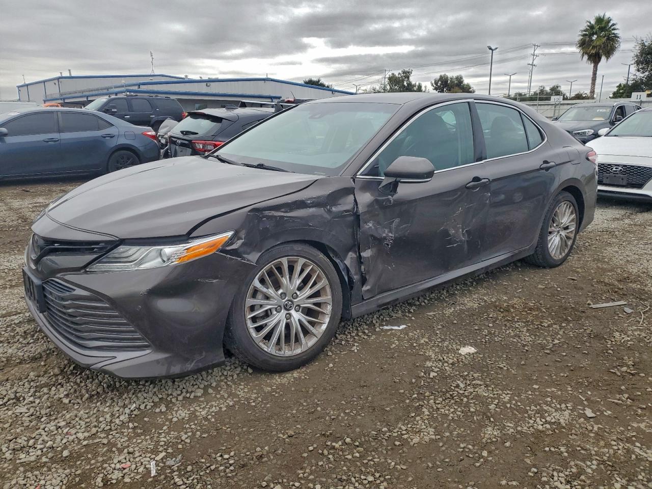 2018 TOYOTA CAMRY