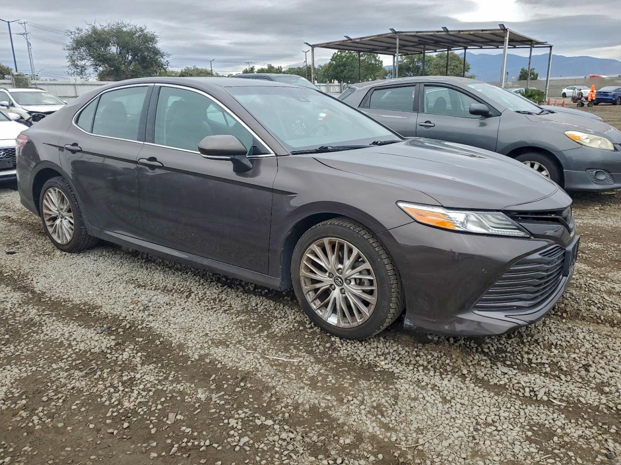 2018 TOYOTA CAMRY L photo 4