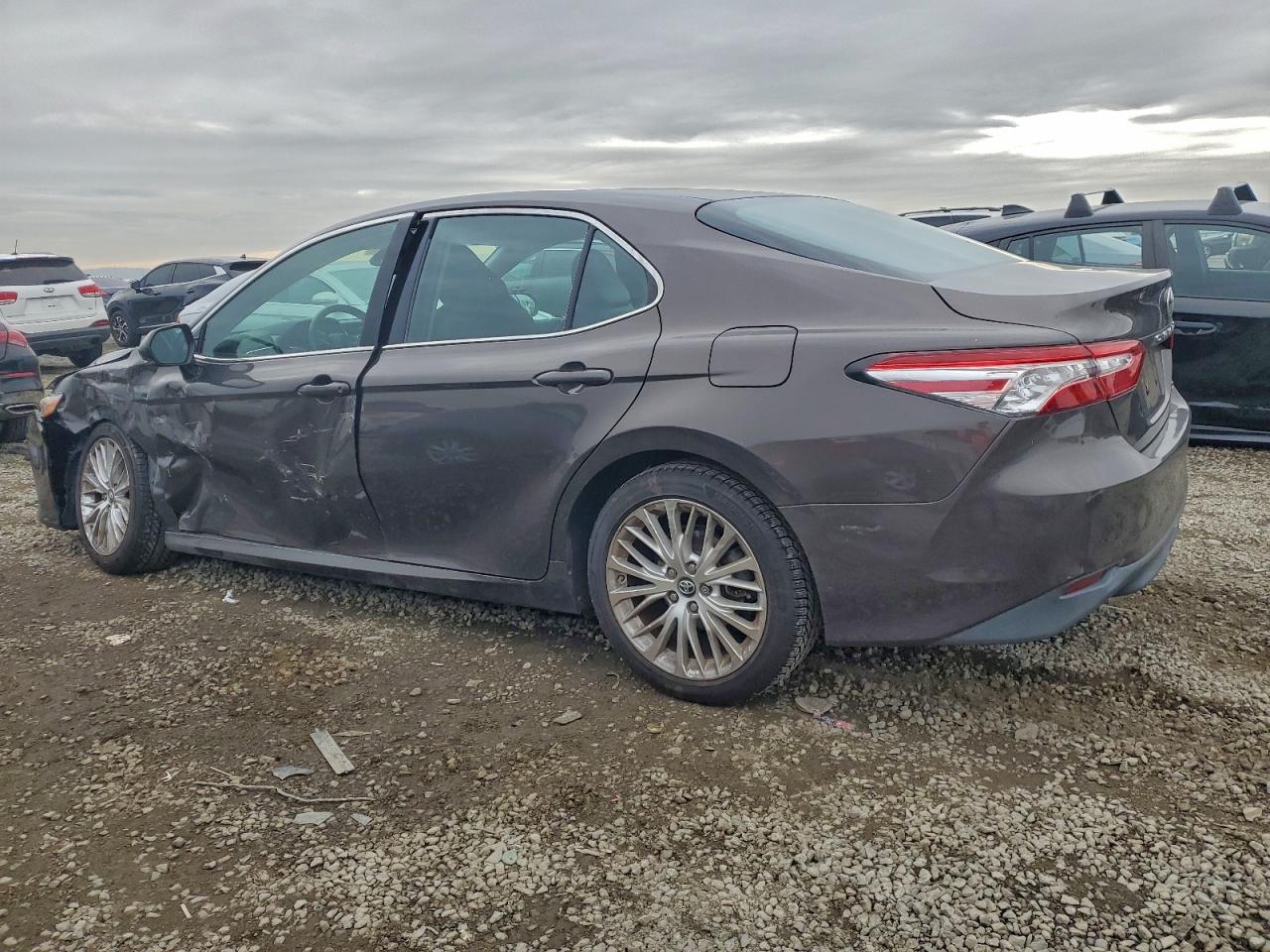 2018 TOYOTA CAMRY L photo 2