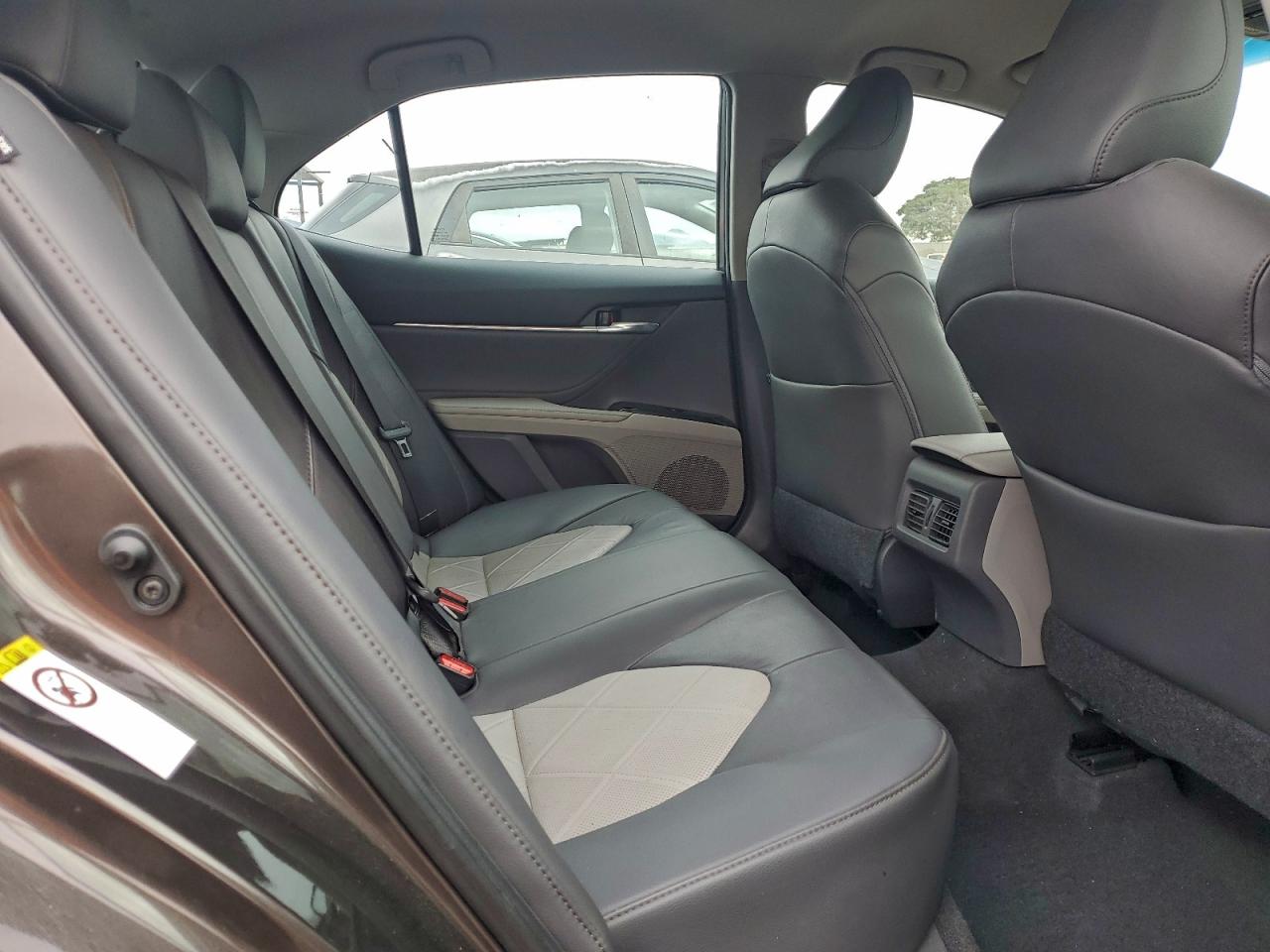 2018 TOYOTA CAMRY L photo 10