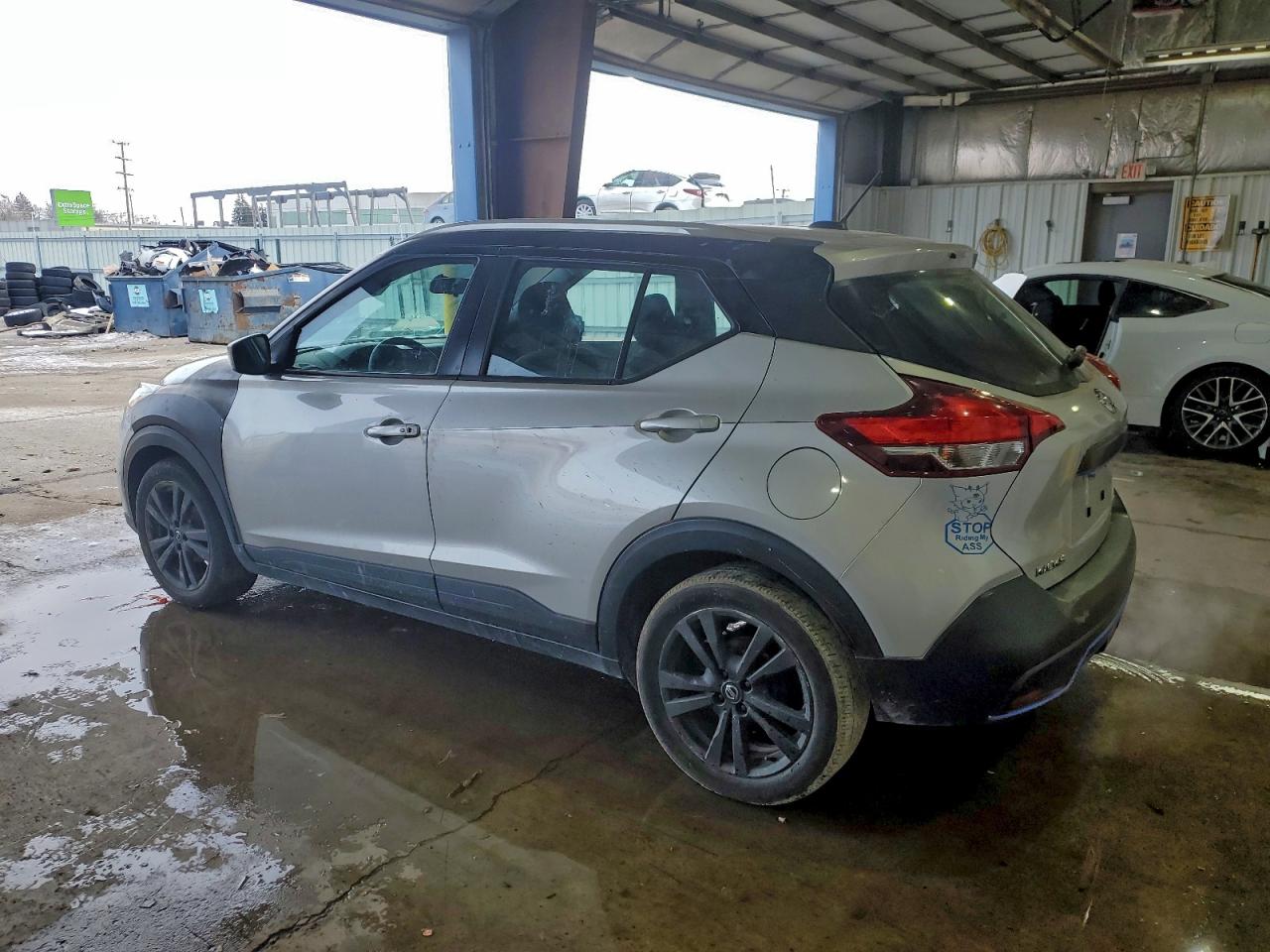 2019 NISSAN KICKS S photo 4