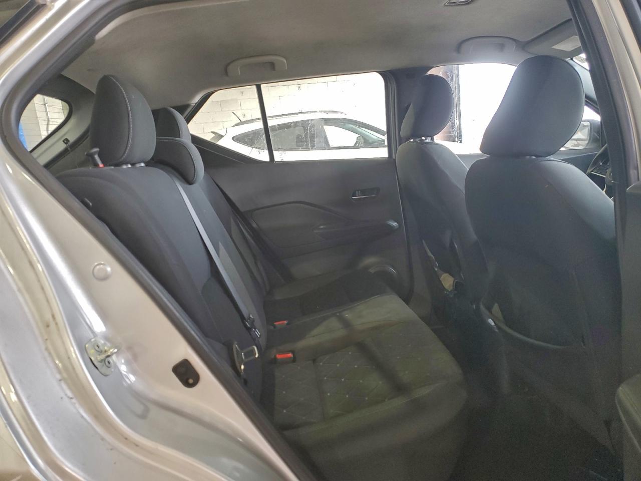 2019 NISSAN KICKS S photo 31