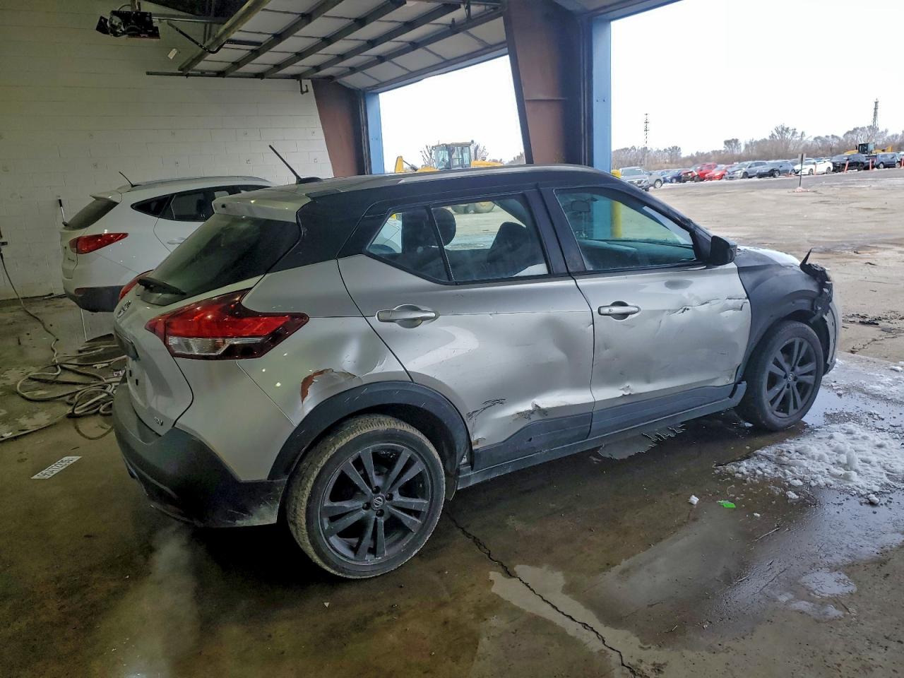 2019 NISSAN KICKS S photo 7