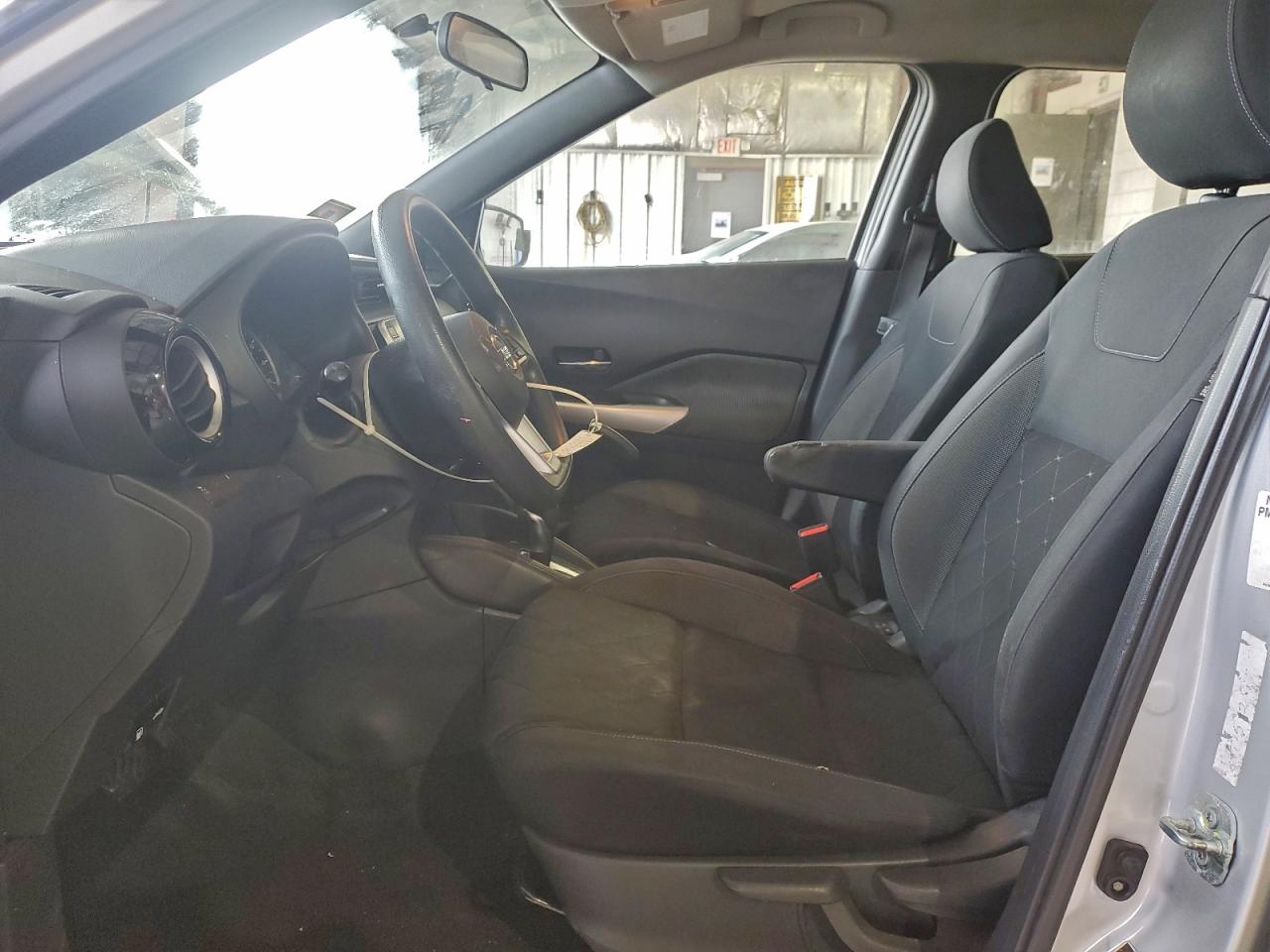 2019 NISSAN KICKS S photo 19
