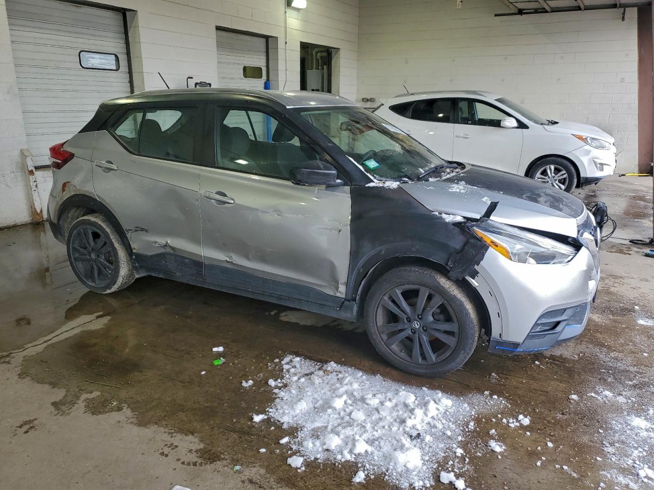 2019 NISSAN KICKS S photo 10