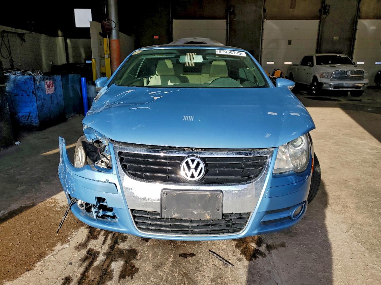 2009 VOLKSWAGEN EOS TURBO photo 5