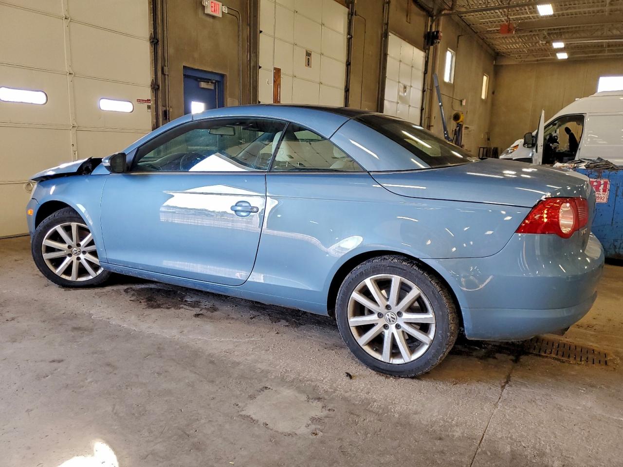 2009 VOLKSWAGEN EOS TURBO photo 2