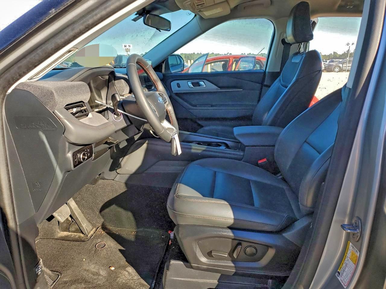 2025 FORD EXPLORER ACTIVE photo 19
