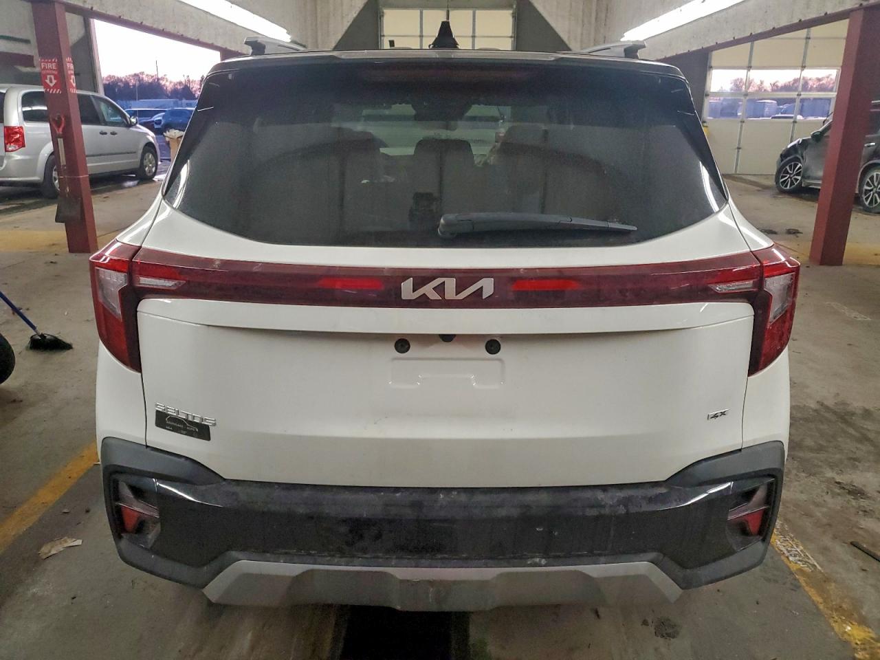 2025 KIA SELTOS S photo 11
