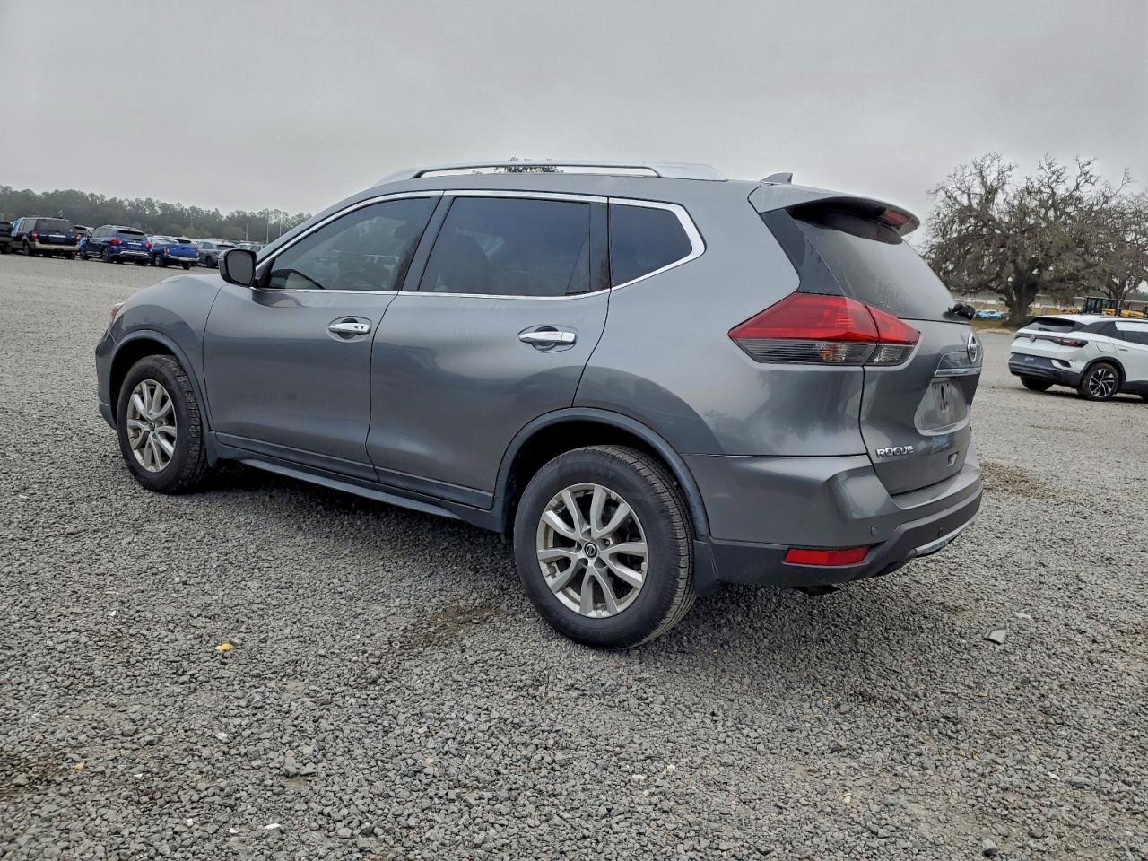 2019 NISSAN ROGUE S photo 3