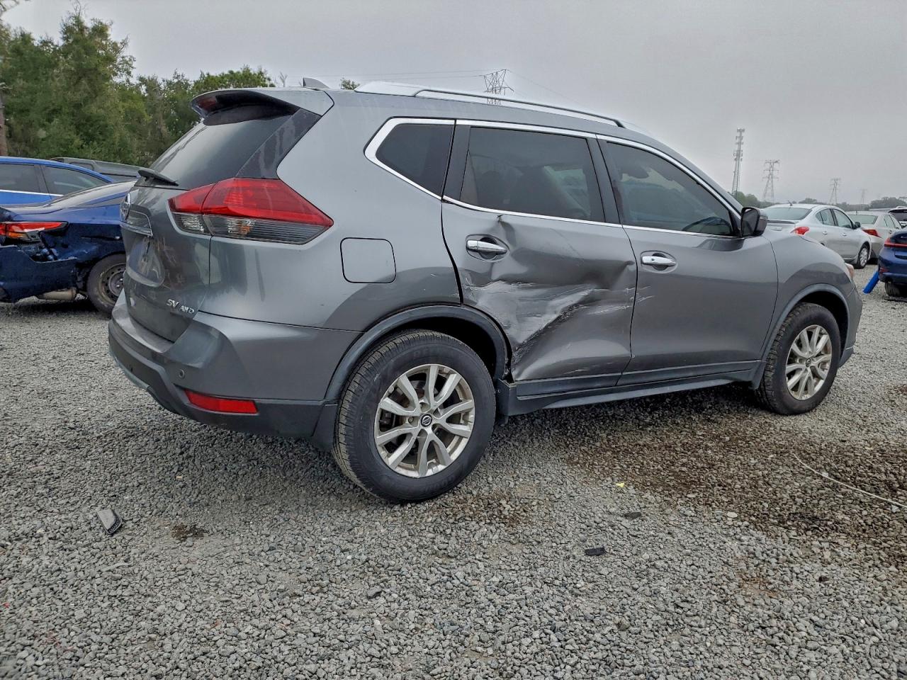 2019 NISSAN ROGUE S photo 5