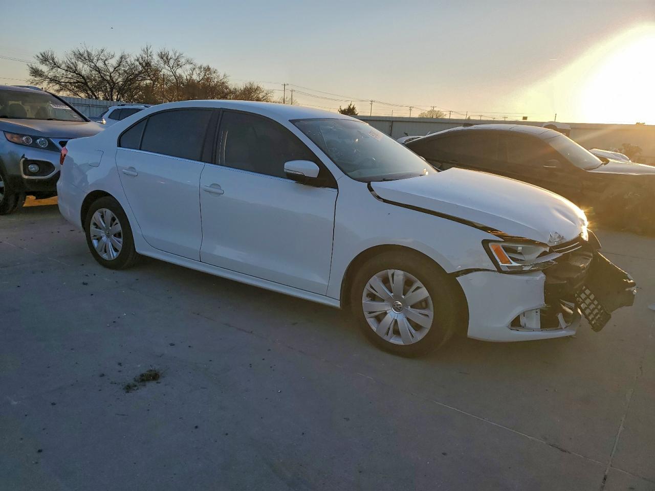2013 VOLKSWAGEN JETTA SE photo 4
