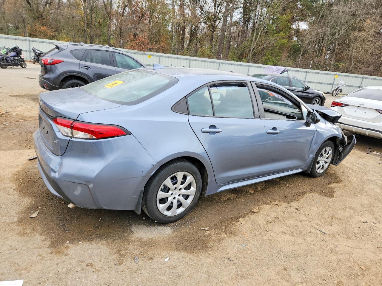 2022 TOYOTA COROLLA LE photo 3