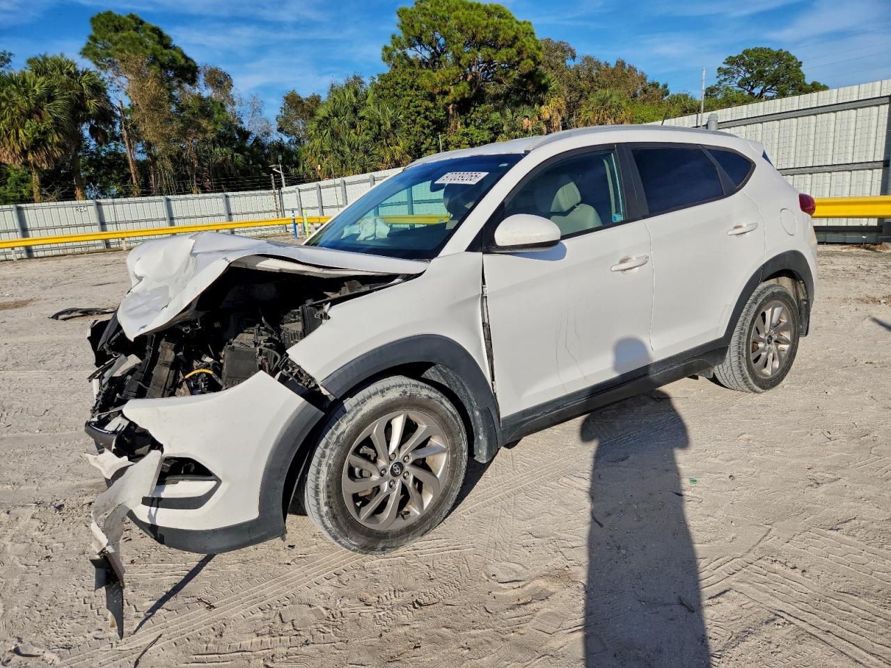 2016 HYUNDAI TUCSON