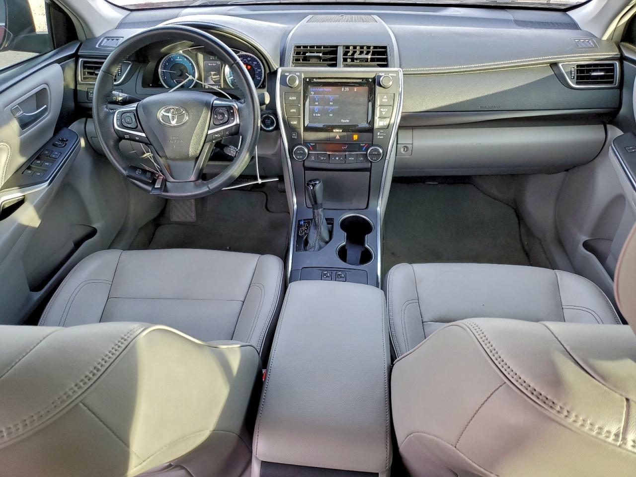 2017 TOYOTA CAMRY LE photo 8