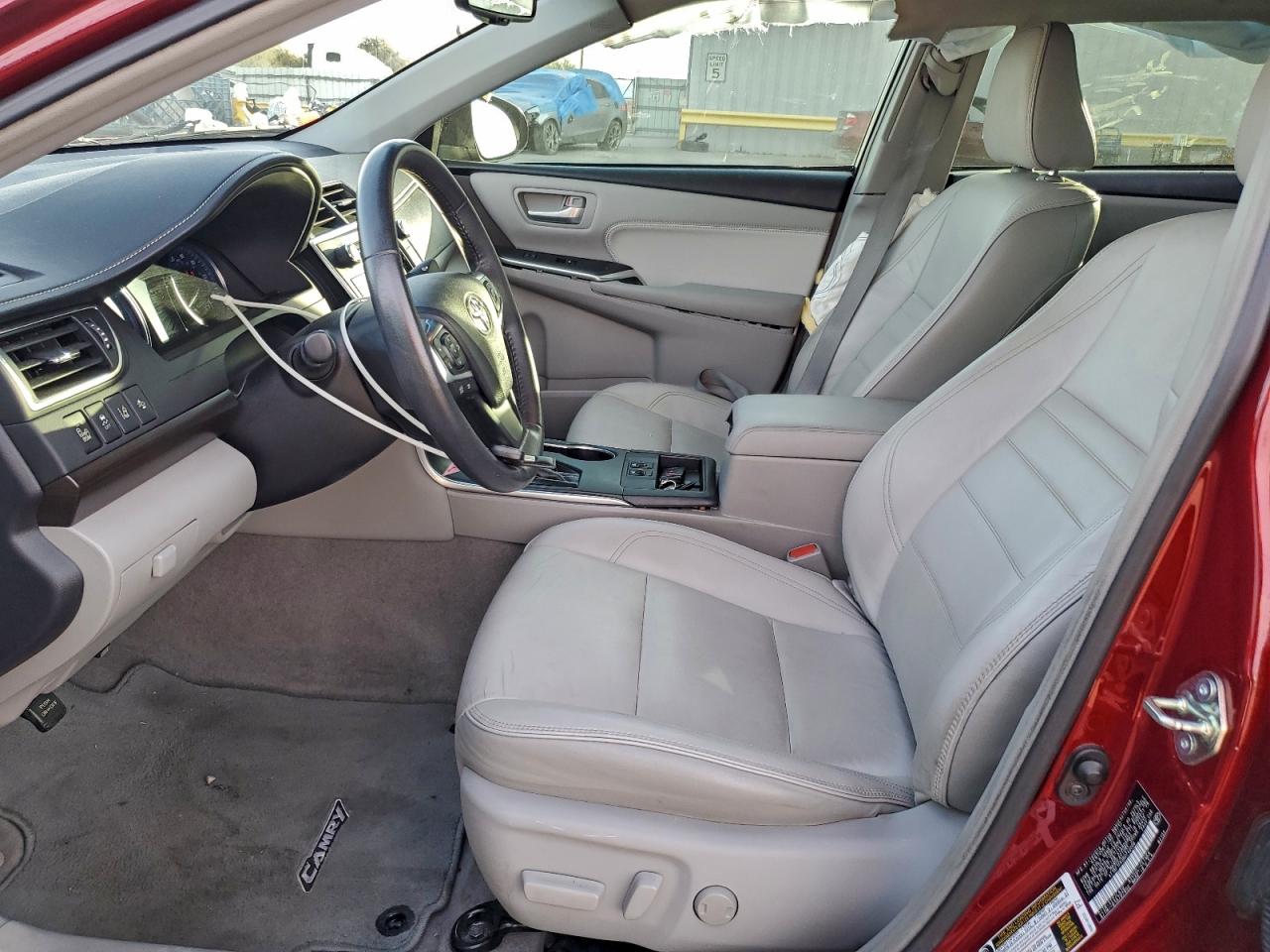 2017 TOYOTA CAMRY LE photo 7