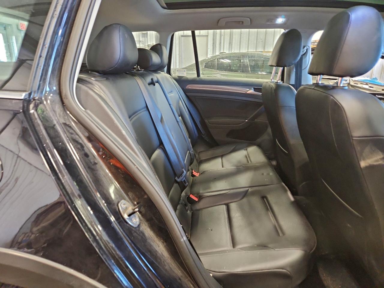 2017 VOLKSWAGEN GOLF ALLTRACK S photo 37