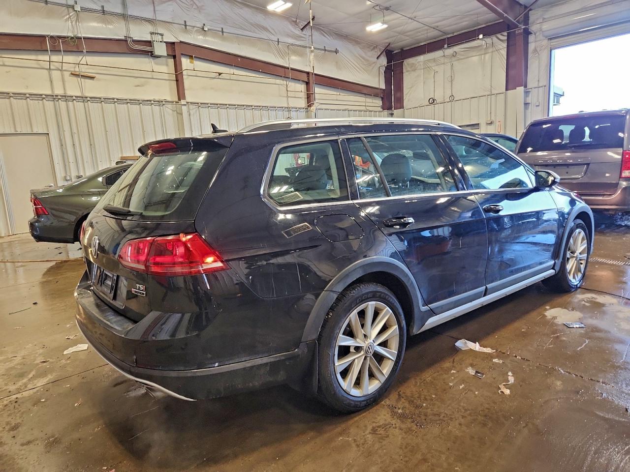 2017 VOLKSWAGEN GOLF ALLTRACK S photo 9