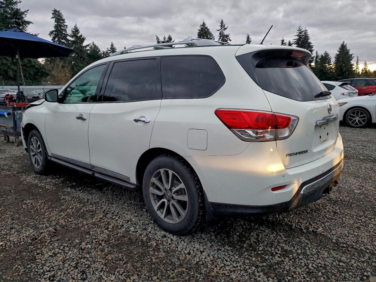 2013 NISSAN PATHFINDER S photo 4