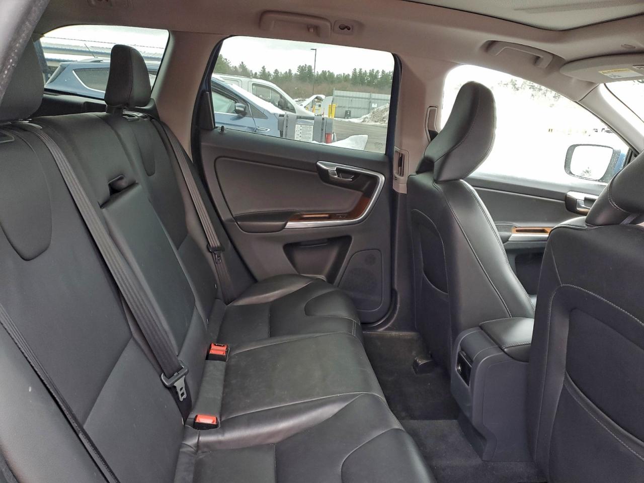 2017 VOLVO XC60 T6 INSCRIPTION photo 28
